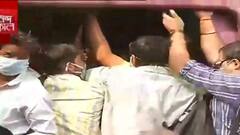 Local Train: অল্প সময়ের ব্যবধানে ট্রেন, তাও ভিড় কমছে না একটুও| Bangla News