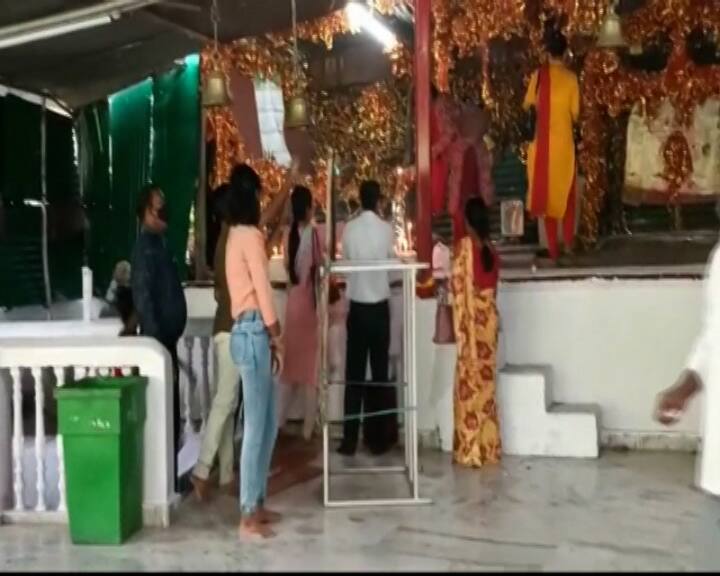 শোনা যায়, বহু বছর আগে জঙ্গলঘেরা এই জায়গায় মিলেছিল একটি পঞ্চমুণ্ডির আসন, ত্রিশূল।