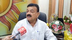 Bhaskar Jadhav on Karnataka : भास्करराव जाधवांकडून हाताला काळी फित लावत कर्नाटकचा निषेध