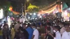 Diwali पर खरीदारी के लिए बेतहाशा भीड़, कहीं त्यौहार पर कोरोना को तो नहीं दे रहे दावत?