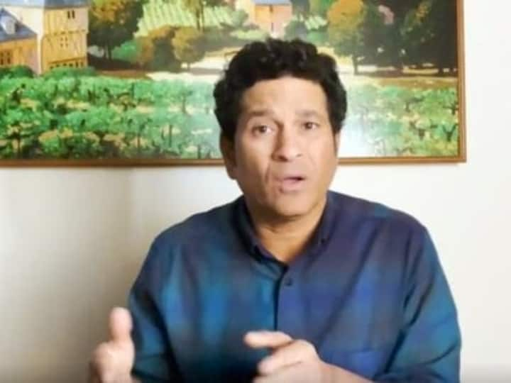 Asia Cup 2022 Batsman or bowler? Who was the real Hero of victory against Pakistan? Sachin Tendulkar says... IND vs PAK: फलंदाज की गोलंदाज? पाकिस्तानविरुद्धच्या विजयाचे खरे शिल्पकार कोण? सचिन तेंडुलकर म्हणतोय...