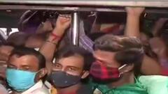 Local Train: কোথায় ৫০% যাত্রী? কোথায় সামাজিক দূরত্ব? ট্রেন চলতেই উদ্বেগের ছবি | Bangla News