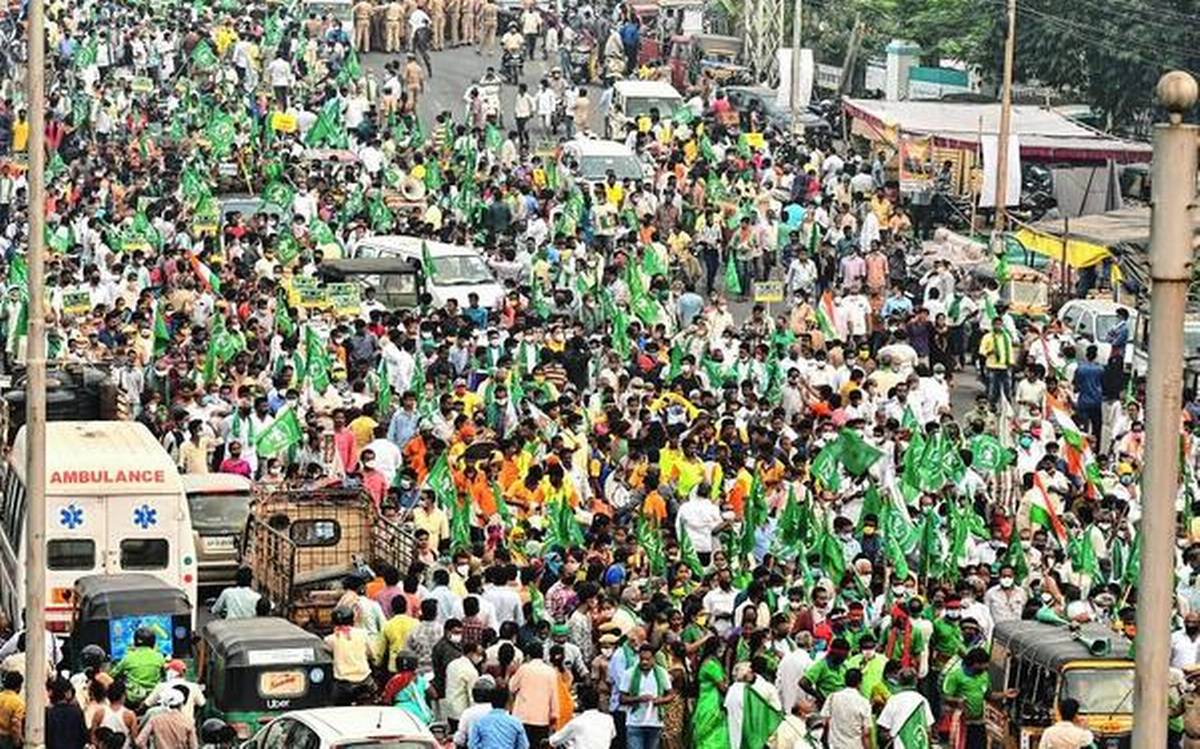 Amaravati Farmers : అధికార అడ్డంకుల్ని అధిగమించి దిగ్విజయంగా దేవస్థానానికి..  ముగింపునకు చేరుకున్న అమరావతి రైతుల పాదయాత్ర !