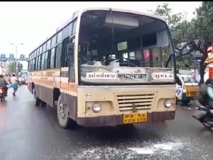 PMK road blockade in Attur condemning cancellation of 10.5 percent reservation: Government bus glass breaking வன்னியர் 10.5% இட ஒதுக்கீடு தொடர்பான உயர்நீதிமன்றத் தீர்ப்பு : ஆத்தூரில் பாமகவினர் சாலை மறியல்.. பஸ் கண்ணாடிகள் உடைப்பு