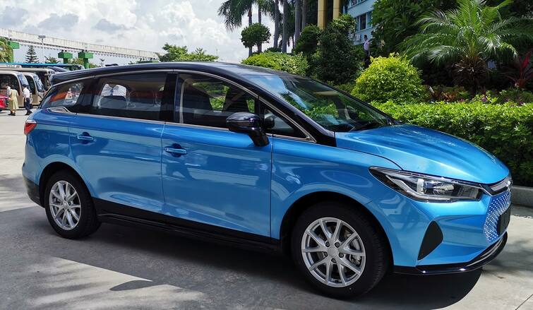BYD Launches Electric MPV e6 In India BYD Launches Electric MPV e6 In India- Check Price And Range
