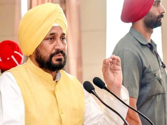 DA Hike in Punjab: सरकारी कर्मचारियों को पंजाब सरकार का तोहफा, डीए में हुई बढ़ोतरी DA Hike in Punjab: सरकारी कर्मचारियों को पंजाब सरकार का तोहफा, डीए में हुई बढ़ोतरी
