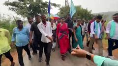 Y S Sharmila : వర్షంలోనూ వై.యస్.షర్మిల 13వ రోజు ప్రజాప్రస్థానం....!!!!