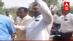 Sangli ST Fight : आटपाडी बस डेपोमध्ये आंदोलक आणि पोलीस यांच्यात झटापट, बस बाहेर काढण्यावरून झाला वाद