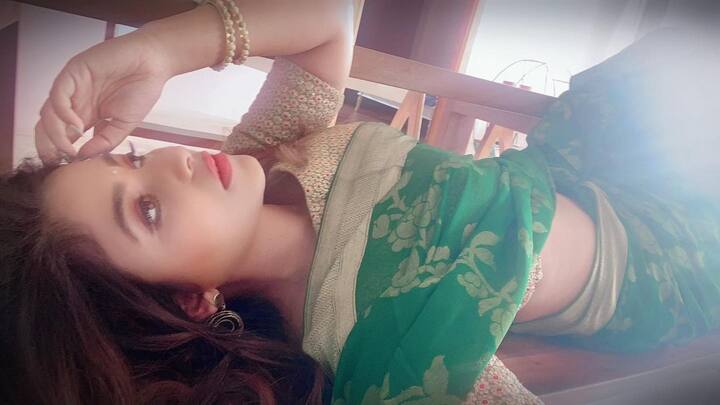 ఓ దర్శకుడితో వివాదం అంజలి కెరీర్ పై చాలా ప్రభావం చూపించింది. ఆ ఇష్యూ తర్వాత తెలుగులో అంజలికి ఆఫర్లు బాగా తగ్గిపోయాయి. అయినప్పటికీ దశాబ్ధం దాటినా ఇంకా నెట్టుకొస్తోంది అమ్మడు. ఈ మధ్యే  పవన్ కళ్యాణ్ వకీల్ సాబ్ లో మెప్పించిన అంజలి తాజాగా ప్రియదర్శితో ఓ మూవీకి కమిటైంది. దీంతో పాటూ ఇంకా అరడజను ప్రాజెక్టులు సెట్స్ పై ఉన్నాయి.