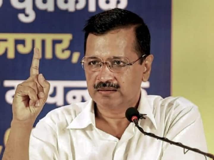 'Mil Baant Ke Malai Khate Hain': Kejriwal Targets ‘Corrupt’ Congress & BJP In Goa 'Mil Baant Ke Malai Khate Hain': Kejriwal Targets ‘Corrupt’ Congress & BJP In Goa