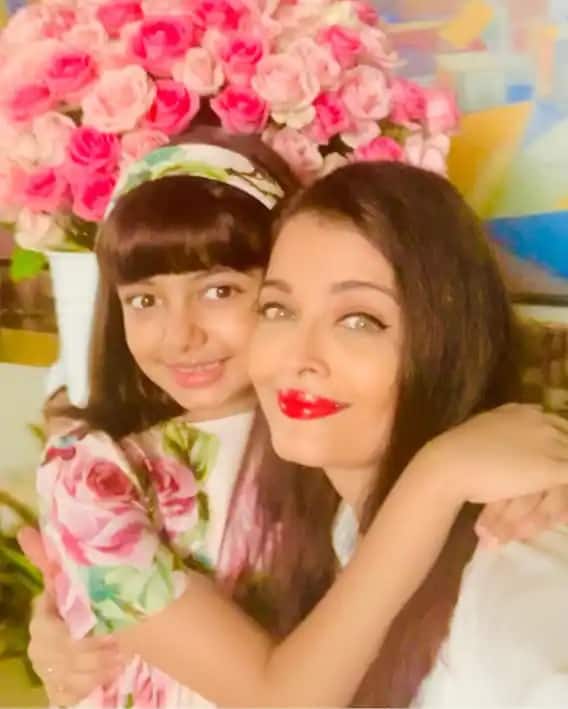 সোশাল মিডিয়া অ্যাকাউন্টে মেয়ের ছবি শেয়ার করেন ঐশ্বর্য।