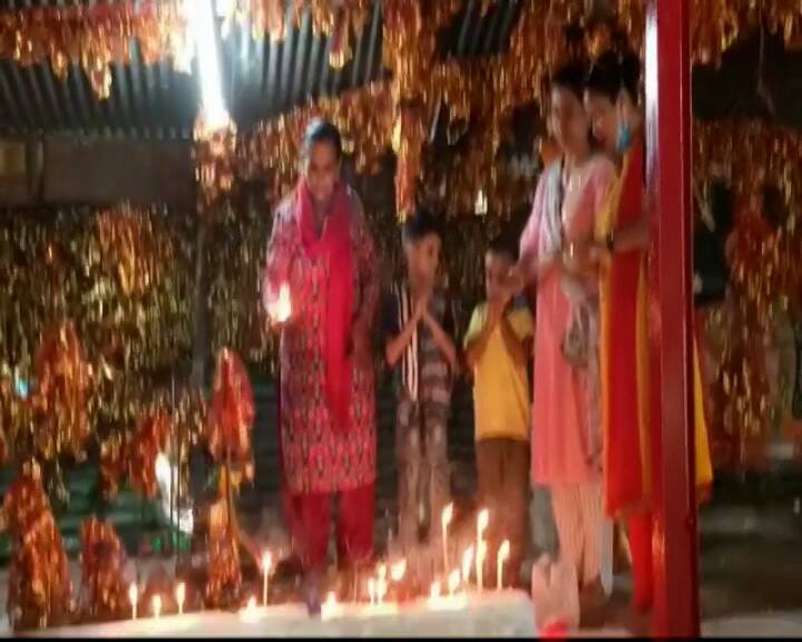 কবে শুরু হয়েছিল পুজো, জানেন না কেউ। শুধু মানেন, কালী মা বড় জাগ্রত।