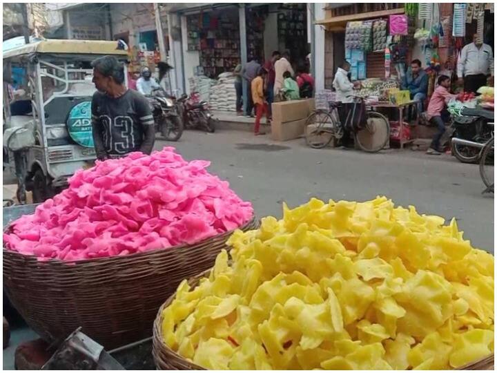 दिवाली के लिए बाजारों में रौनक दिखाई दे रही है. इस बेहद खास त्योहार की तैयारियों को लोग अब अंतिम रूप दे रहे हैं. कल धनतेरस है ऐसे में कल बाजारों में ज्यादा रौनक देखने को मिलेगी.