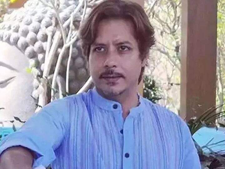 थिएटर और टीवी एक्टर अमित मिस्त्री (Amit Mistry) का 23 अप्रैल, 2021 को दिल का दौरा पड़ने से निधन हो गया था. उनकी मृत्यु के समय वो सिर्फ 47 साल के थे. अमित (Amit Mistry Death), जो अपनी मृत्यु के समय शो बंदिश बैंडिट्स में देवेंद्र राठौड़ के रूप में काम कर रहे थे, उन्होंने तेनाली रामा और वो जैसे कई लोकप्रिय धारावाहिकों में अभिनय किया था और भूत पुलिस, ए जेंटलमैन, शोर इन फिल्मों में दिखाई दिए थे.