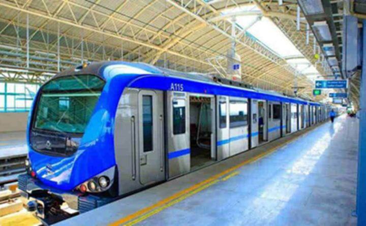 Metro train service has been extended for the next 2 days till 12 noon ahead of Diwali. தீபாவளி பண்டிகையை முன்னிட்டு மெட்ரோ ரயில் சேவை அடுத்த 2 தினங்களுக்கு, இரவு 12 மணி வரை நீடிப்பு