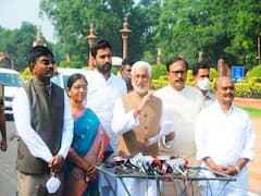 Ysrcp MPs: టీడీపీ తెలుగు ప్రజల ఆత్మగౌరవాన్ని తాకట్టుపెట్టింది... ఎంపీ విజయసాయి రెడ్డి విమర్శలు... రాష్ట్రపతిని కలిసిన వైసీపీ ఎంపీల బృందం