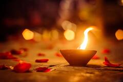 Diwali 2021: উৎসবরে আলোয় মুছে যাক মহমারীর কালিমা, দূরে থাকা প্রিয়জনকে দীপাবলির শুভেচ্ছাবার্তা জানান