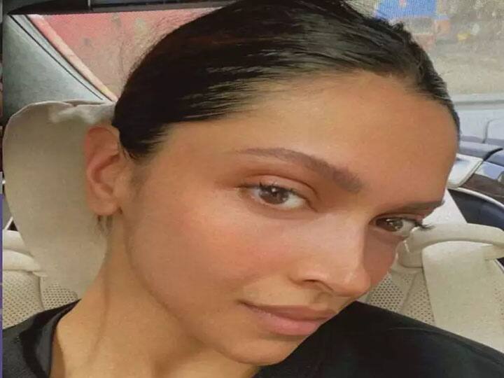 दीपिका की कई फिल्में पाइपलाइन में हैं और बॉलीवुड की सबसे बिजी रहने वाली एक्ट्रेस में से एक हैं. अनन्या पांडे और सिद्धार्थ चतुर्वेदी की सह-कलाकार शकुन बत्रा की अनटाइटल्ड फिल्म के अलावा, दीपिका के पास शाहरुख खान की आने वाली फिल्म पठान भी है. हालांकि इस फिल्म की आधिकारिक घोषणा नहीं की गई है, लेकिन दीपिका ने एक इंटरव्यू में इस बात का खुलासा किया था.