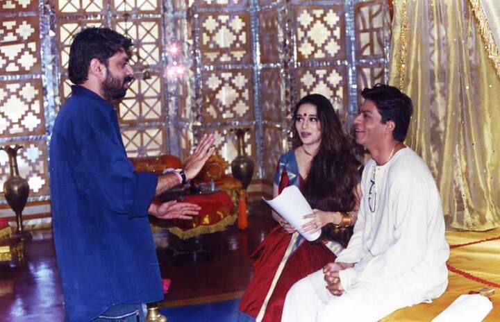 डर, कुछ-कुछ होता है, यस बॉस, कभी खुशी कभी गम, चेन्नई एक्सप्रेस, DDLJ, मोहब्बतें, बादशाह , देवदास या शाहरूखच्या चित्रपटांना प्रेक्षकांची पसंती मिळाली होती.  (Photo:@IamSRK/FB)
