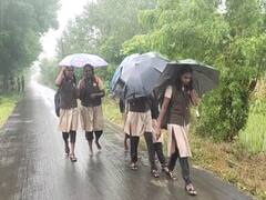 பள்ளிக்கு வந்த பின்னர் விடுமுறை அளித்து என்ன பயன் - குமுறும் மயிலாடுதுறை மாணவர்கள்...!