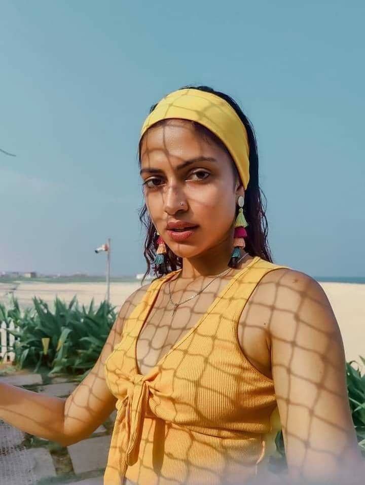 కోలీవుడ్ ముద్దుగుమ్మ అమలాపాల్ తెలుగులో కూడా పలు చిత్రాల్లో నటించింది. (Courtesy : Instagram)