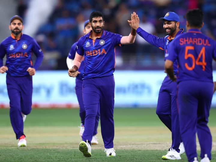 India vs West Indies 2022 Shikhar Dhawan Shreyas Iyer Ruturaj Gaikwad and five other members tested Covid positive in Ahmedabad ANN Indian Players Covid Positive: वेस्टइंडीज के खिलाफ सीरीज से पहले टीम इंडिया के 3 स्टार खिलाड़ी कोरोना संक्रमित हुए, जानें डिटेल