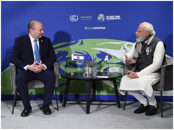PM Narendra Modi and Israeli PM Naftali Bennett review bilateral ties during COP26 in Glasgow PM Modi Meets Naftali Bennett: प्रधानमंत्री मोदी ने की इजराइली पीएम नफ्ताली बेनेट से मुलाकात, इन मुद्दों पर की चर्चा