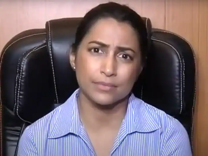 Malik vs Wankhede: नवाब मलिक के आरोपों पर समीर वानखेड़े की पत्नी का पलटवार, बोलीं- सावन के अंधे को हरियाली दिखती है