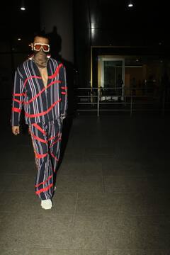 Ranveer Singh Latest Look: सैटिन नाइट सूट में निकले रणवीर सिंह, देखकर कंफ्यूज हुए लोग एक्टर है या कोई एक्ट्रेस