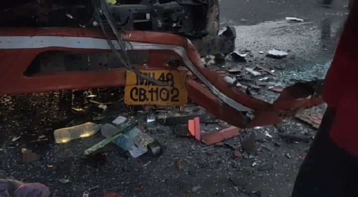 Truck and icier accident on Vadodara Ahmedabad express high way , one died Vadodara Ahmedabad એક્સપ્રેસ હાઈવે પર આઇસર ટ્રક પાછળ ઘૂસી ગઈ, ડ્રાઇવરનું મોત
