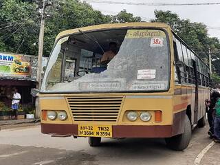kallakurichi PMK road blockade in condemning cancellation of 10.5 percent reservation வன்னியர் இட ஒதுக்கீடு ரத்து: கள்ளகுறிச்சியில் பாமகவினர் சாலை மறியல்.. பஸ் கண்ணாடிகள் உடைப்பு!