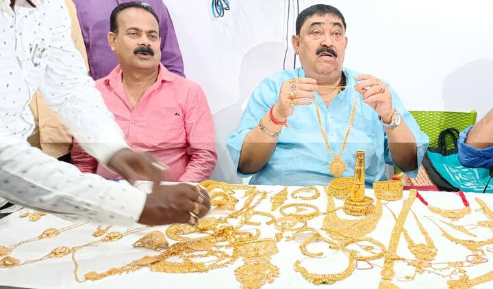 বোলপুরের তৃণমূল দলীয় কার্যালয়ের কালীপুজো এখন এ নামেই লোকমুখে পরিচিত।