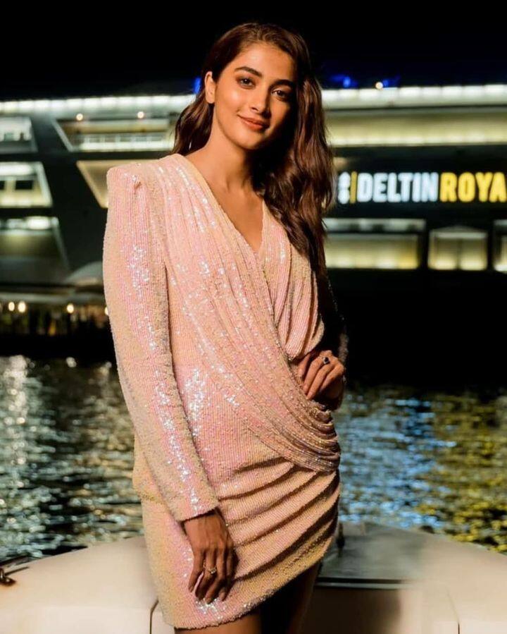 வென்னிலவே வெள்ளி வெள்ளி நிலவே