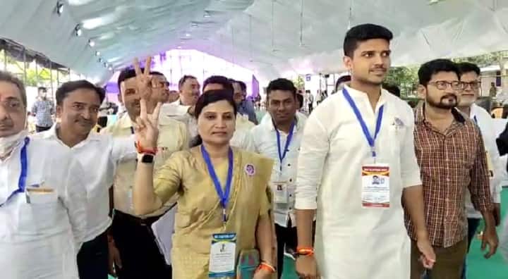 dadra nagar haveli by poll election result : Shiv Shena candidate Kala Delkar win, BJP lost election દાદરા નગર હવેલી પેટા ચૂંટણીમાં કલા ડેલકરની ઐતિહાસિક જીત, કેમ બે દિવસ નહીં કરે ઉજવણી?
