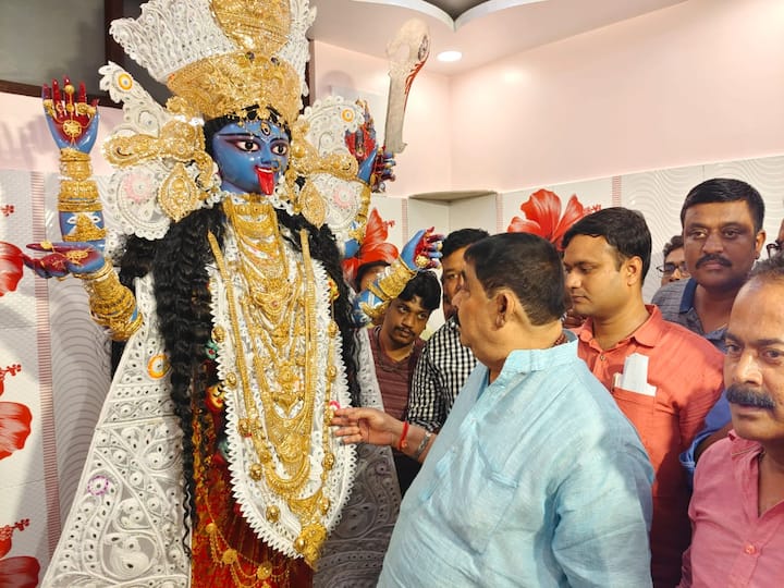 তাঁর কথায়, 