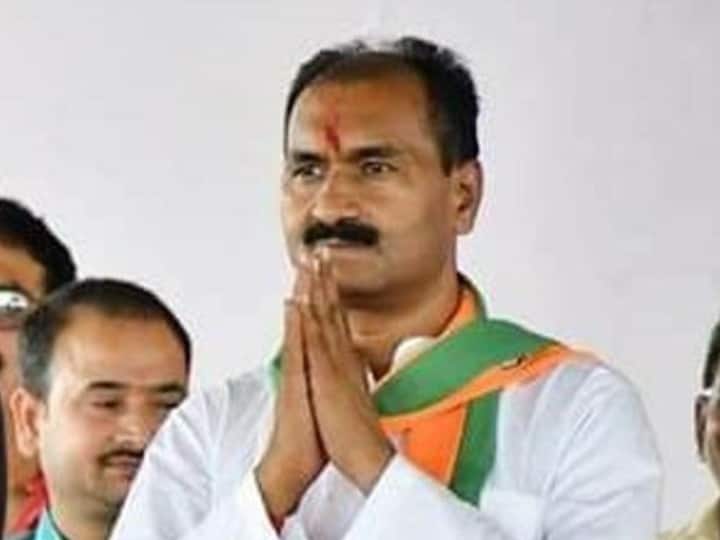 BJP candidate from Prithvipur Dr Shishupal Singh Yadav won by 15687 votes in MP ANN MP ByPoll 2021 Results: पृथ्वीपुर सीट पर बीजेपी ने कांग्रेस के गढ़ में लगाई सेंध, शिशुपाल सिंह यादव जीते