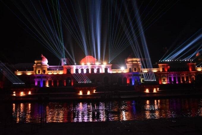దీపకాంతులతో వెలిగిపోతున్న రామజన్మభూమి