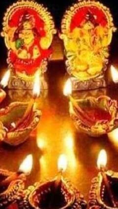 People celebrate Dhanteras with enthusiasm, buy gold and silver