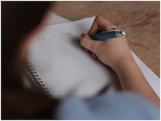 CBSE: বিতর্কের মুখে দশমের ইংরেজির বিতর্কিত প্রশ্ন প্রত্যাহার সিবিএসই-র