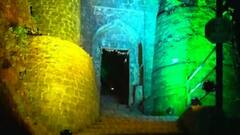 Diwali 2021 : दिवाळीनिमित्त सिंहगड किल्ल्याला आकर्षक रोषणाई, पाहा किल्ल्याची काही खास दृश्यं...