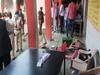 Bihar Panchayat Election: मोतिहारी में वोटिंग बूथ पर बवाल, उपद्रवियों ने EVM को किया क्षतिग्रस्त, छह पुलिसकर्मी घायल