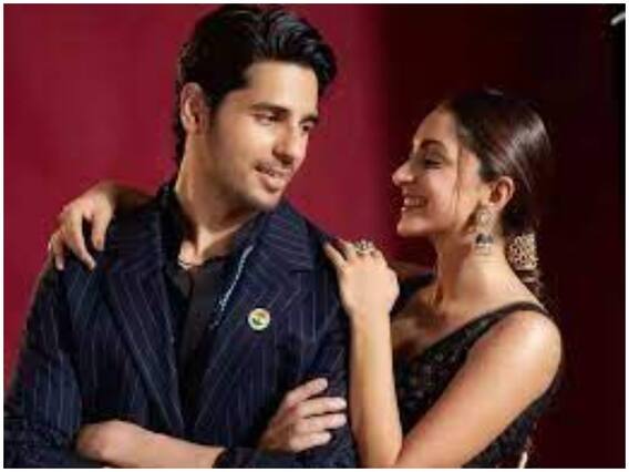 Sidharth Malhotra की फोटो पर Kiara Advani ने किया ऐसा कमेंट, फैन्स बोले- अब दोनों शादी कर लो Sidharth Malhotra की फोटो पर Kiara Advani ने किया ऐसा कमेंट, फैन्स बोले- अब दोनों शादी कर लो