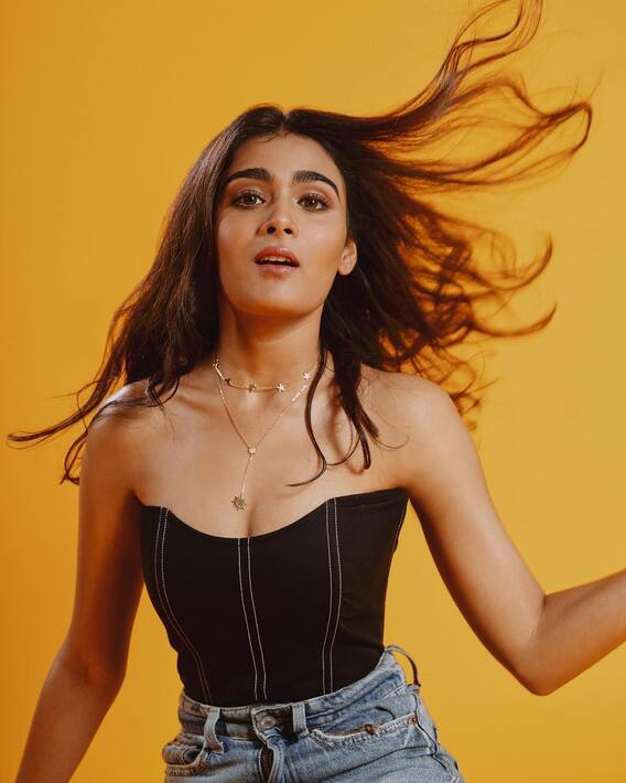 Shalini Pandey Photos: సన్నజాజిలా మారిన షాలినీ పాండే