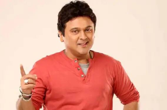 अली असगर: छोटे पर्दे के चर्चित एक्टर अली असगर को भी ‘तारक मेहता का उल्टा चश्मा’ के मेकर्स ने जेठालाल के रोल के लिए एप्रोच किया था. हालांकि, बताया जाता है कि अली ने अपने बीजी शैड्यूल के चलते इस रोल को करने से मना कर दिया था.