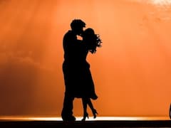 Ujjain News: युवक ने शादीशुदा प्रेमिका के साथ चुंबन का वीडियो पोस्ट करते हुए लिखा, 'रासलीला कर रहे हैं, किसी में दम है तो पकड़ कर दिखाए'