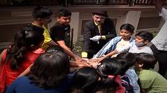 Aurangabad : औरंगाबादच्या रस्त्यावर ज्युनिअर चार्ली; फटाक्यांच्या दुष्परिणामांबाबत जनजागृती