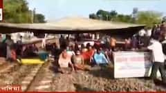 Nadia Rail Blockade: আধিকারিকদের আলোচনা ফলপ্রসূ, ৩৩ ঘণ্টা পর উঠল নদিয়া জালালখালির রেল অবরোধ| Bangla News