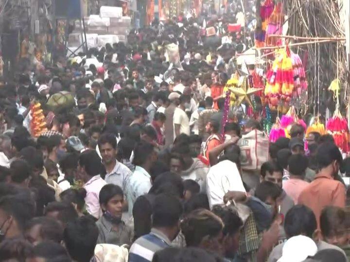 Delhi: People of Delhi forgot Corona ahead of the festival, huge crowd in the markets Delhi Coronavirus: त्योहार के आगे कोरोना को भूले दिल्ली वाले, बाजारों में हो रही जबरदस्त भीड़