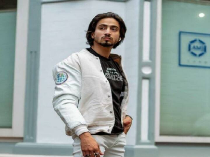 Instagram star Faisal Shaikh Faizu arrested after car accident, 2.5 crore followers on Insta इन्स्टाग्राम स्टार 'फैजू'ची भरधाव कार थेट सोसायटीत, अपघातानंतर फैजूला अटक, Instaवर अडीच कोटी फॉलोअर्स