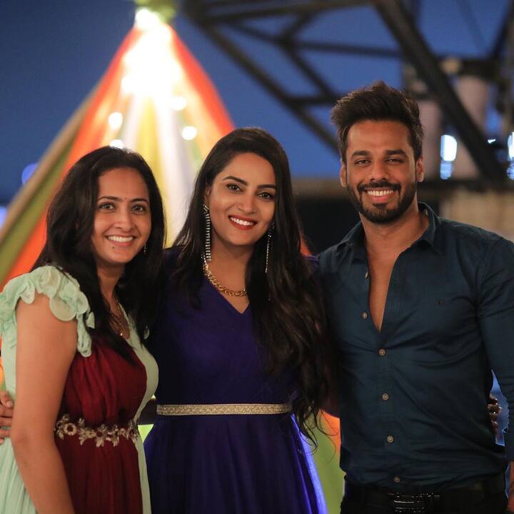 ఈ వేడుకకు బిగ్ బాస్ బ్యూటీలు లాస్య, జ్యోతక్క కూడా హాజరయ్యారు. (Image credit: Instagram)